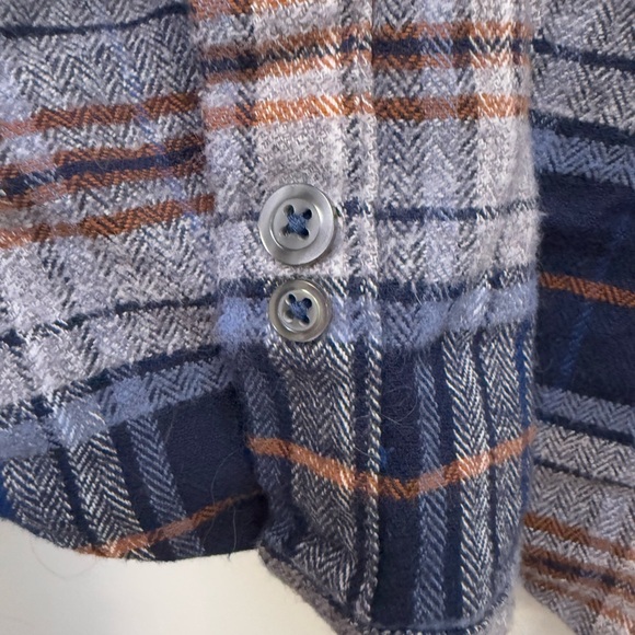 NWOT Apt. 9 Blue and Gray Plaid Women's flannel - Picture 3 of 4